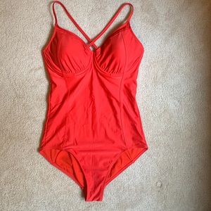 Athleta red one piece swimsuit size 36 D/DD Tall